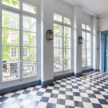 Place Des Vosges - 1Br With Balcony - Cityapartmentstay Paris Dış mekan fotoğraf