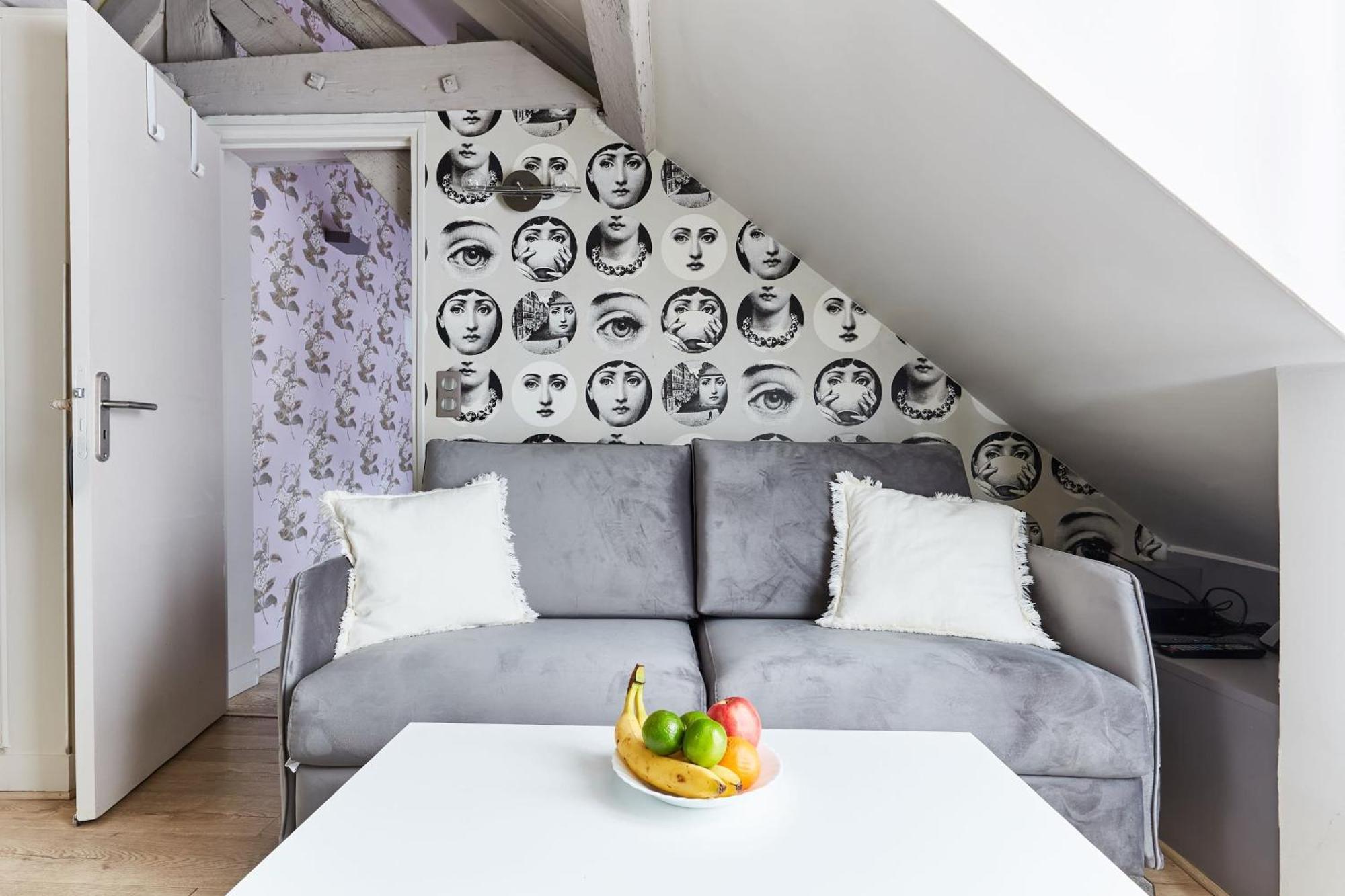 Place Des Vosges - 1Br With Balcony - Cityapartmentstay Paris Dış mekan fotoğraf