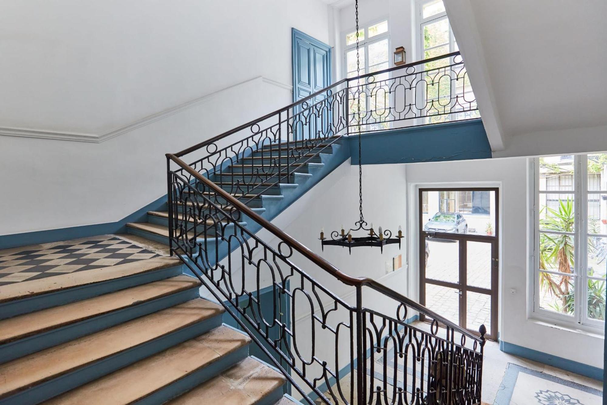 Place Des Vosges - 1Br With Balcony - Cityapartmentstay Paris Dış mekan fotoğraf